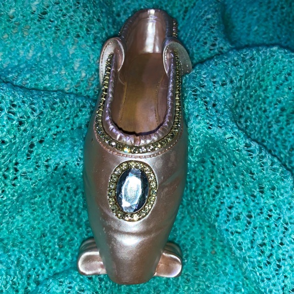 NINI Ballerina Shoe Figurine - Picture 2 of 10